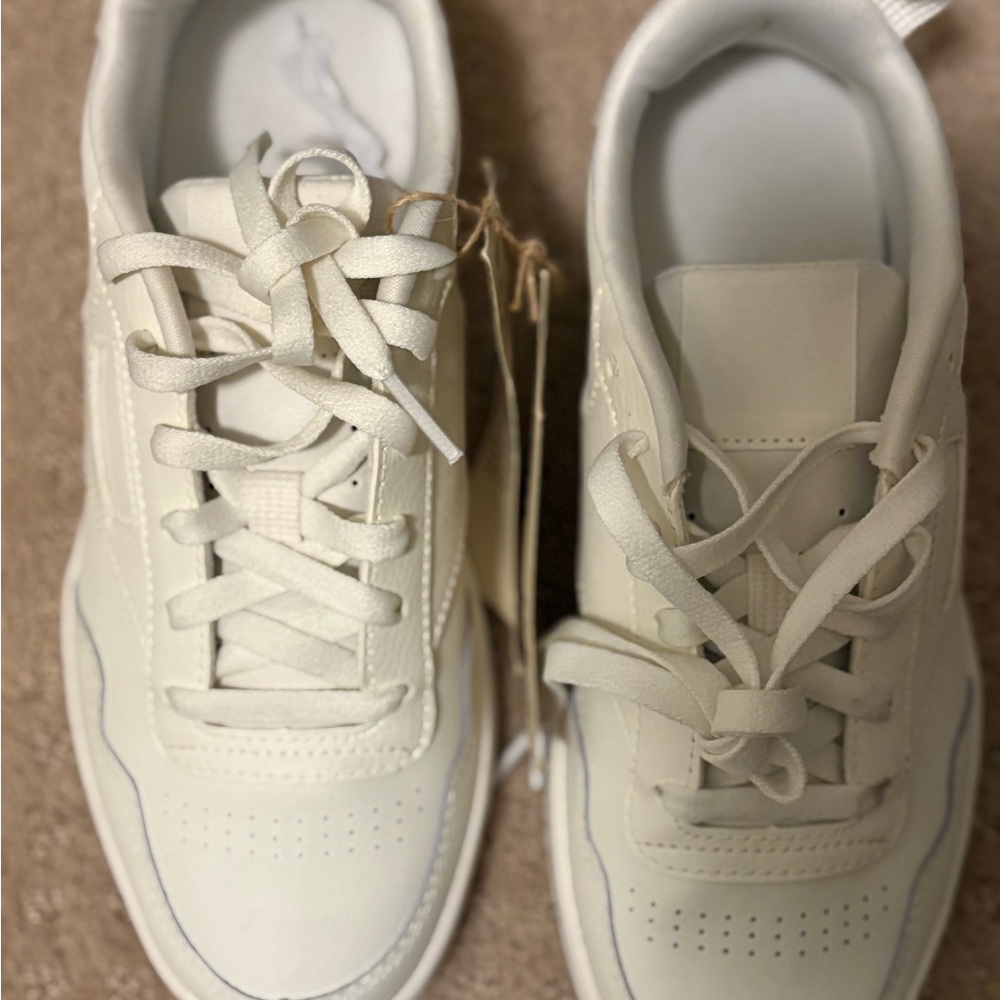 Reebok Cream Athletic Shoes